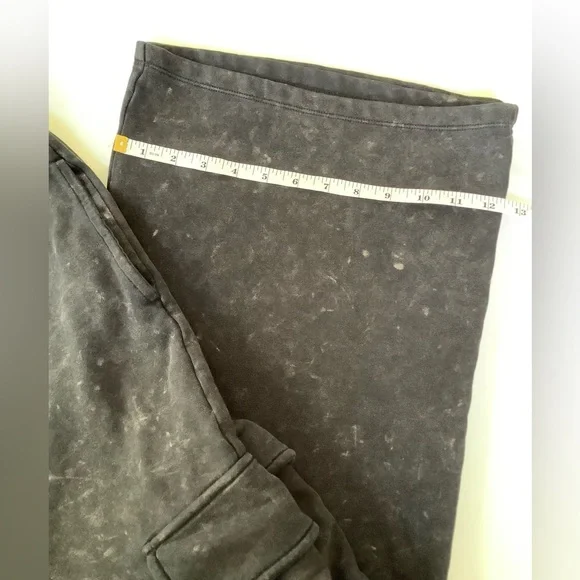 Wild Fable Black Cargo sweatpants - Picture 2 of 7